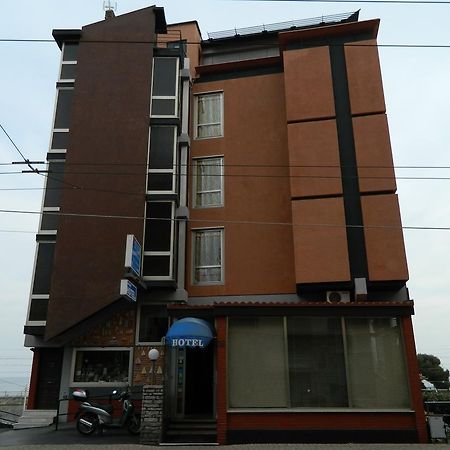 Residence Dei Fiori Бордігера Екстер'єр фото